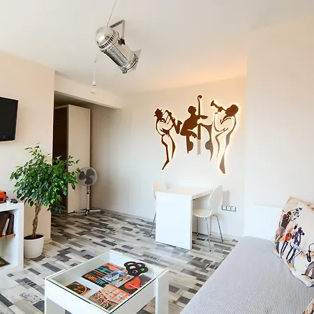 Jazzy Downtown Apartament *