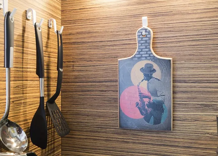 Jazzy Downtown * Sofie